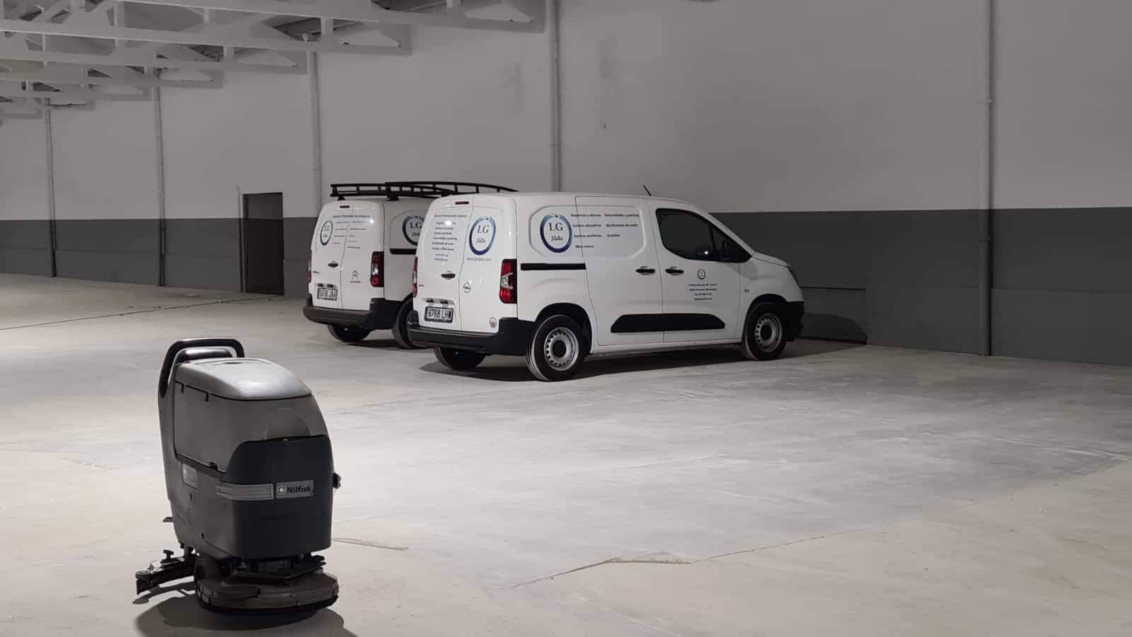 Servicio de Limpieza de Grandes Superficies y Limpiezas Industriales